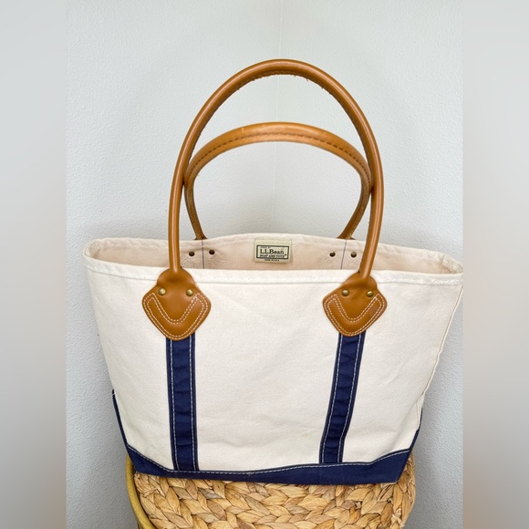 L.L. Bean Handbags - Vtg L.L. Bean Boat & Tote Bag Leather-Handle Canvas Carryall white navy stiff